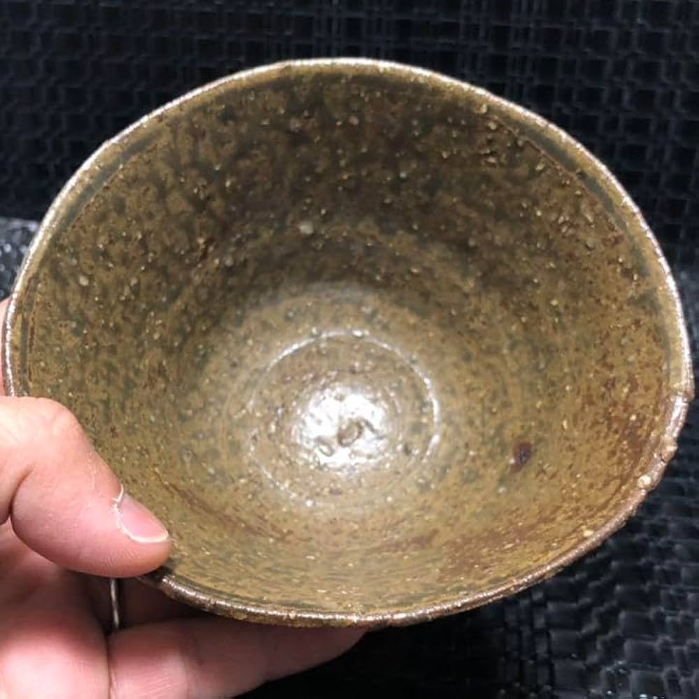 Amazon.co.jp: 古美術蔵からかなり古そうで背の高い謎の抹茶茶碗